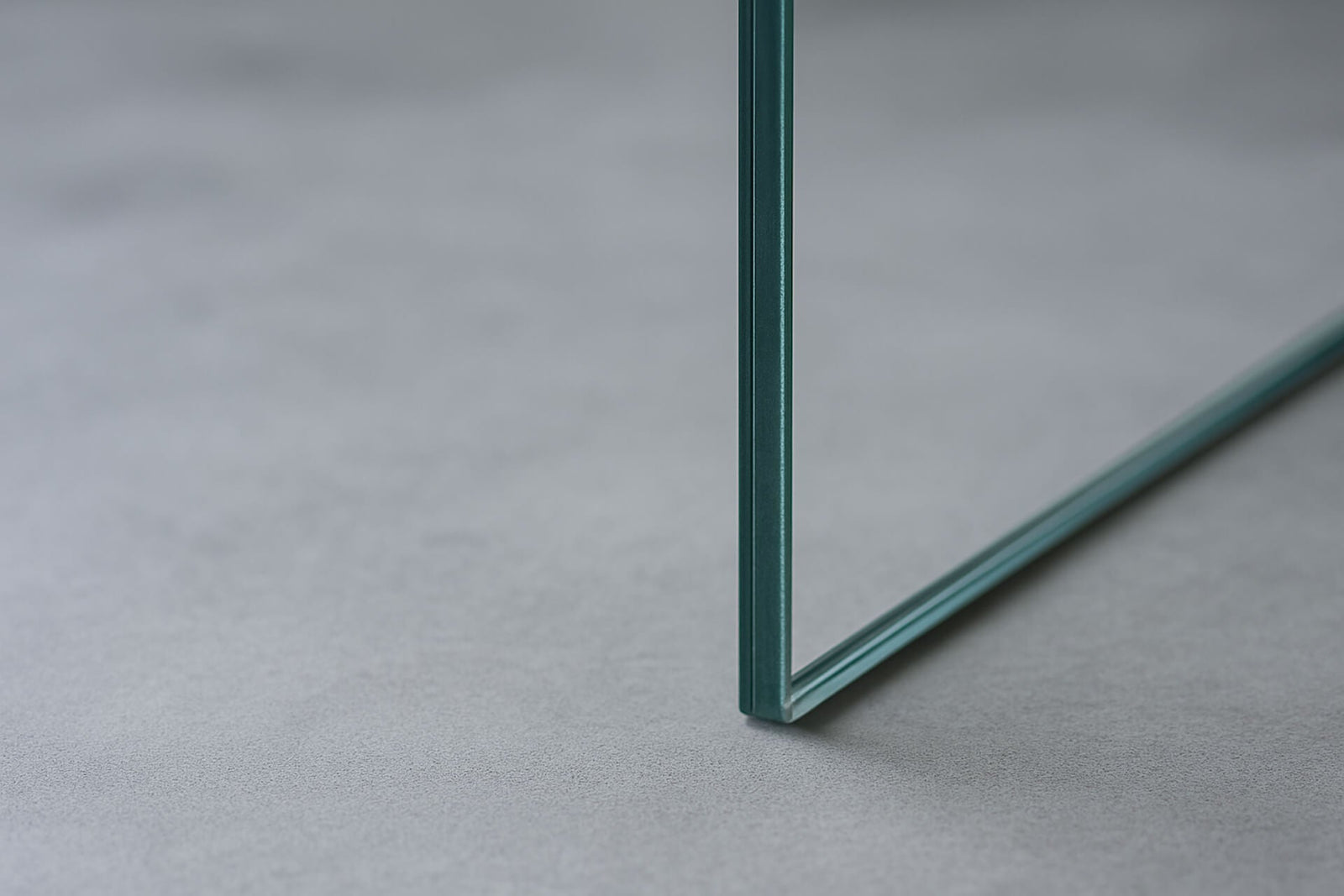 Image of pond glass showing how thick should pond glass be