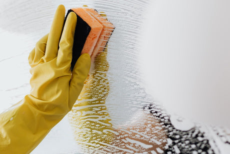 How to clean a mirror splashback